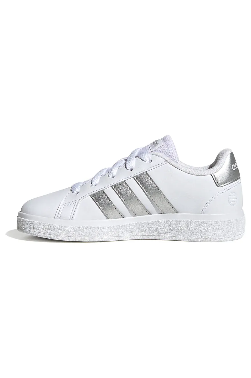 Adidas Grand Court 2 K – Weiße Sneakers mit silbernen Streifen