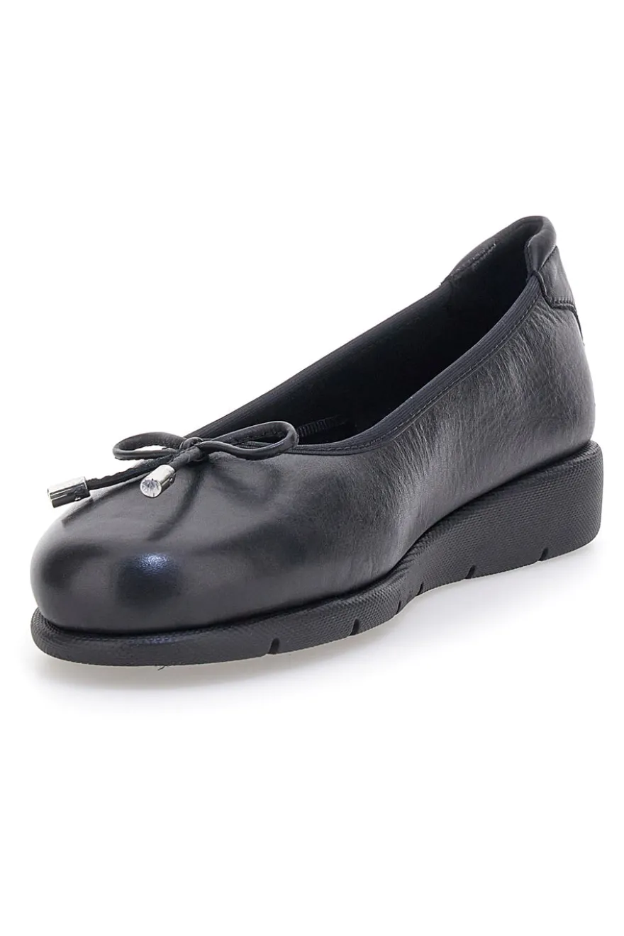 Ballerine nere in vera pelle con fiocco Prima riga 15856APRIL