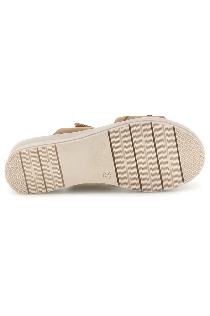 Beige Hausschuhe mit Hufeisen und verstellbarem Riemen Prima riga B315
