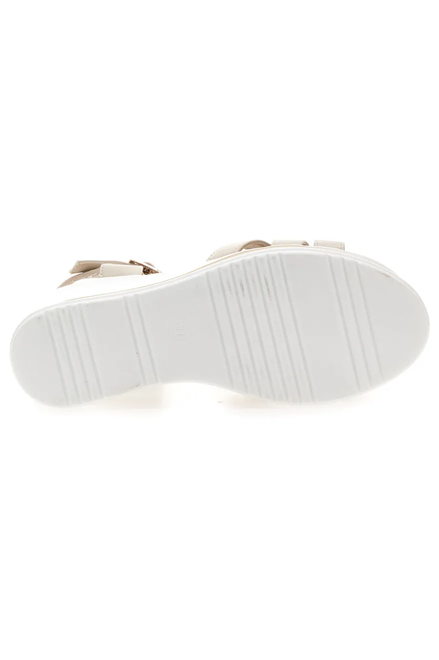 Beige Keilsandalen mit Riemen und glänzenden Details Energy E483