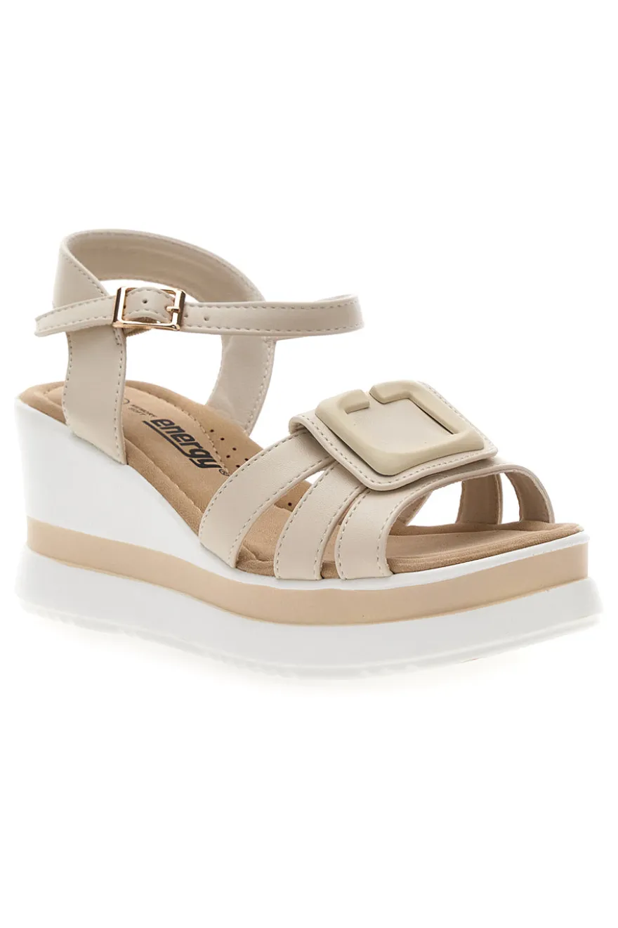 Beige Keilsandalen mit Riemen und glänzenden Details Energy E483