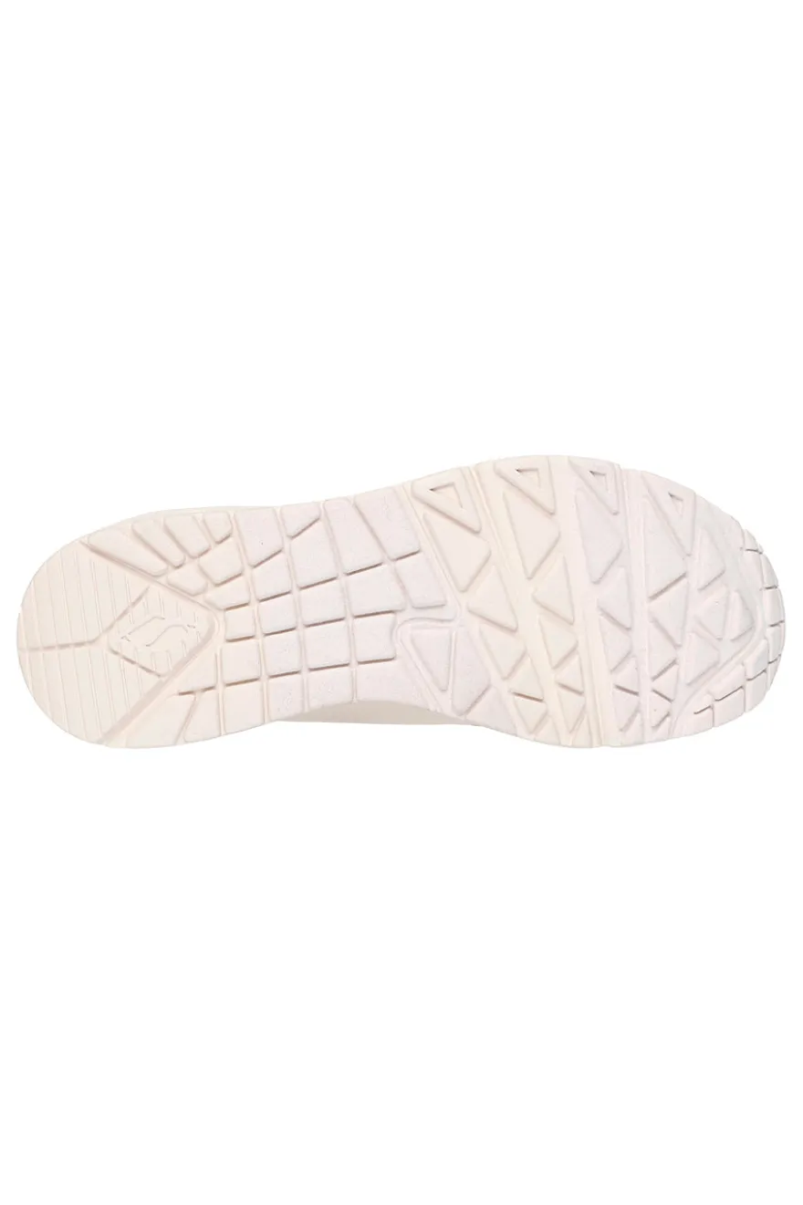 Beige Turnschuhe mit salbeigrünen Einsätzen und Skech-Air Skechers Uno Pop Back