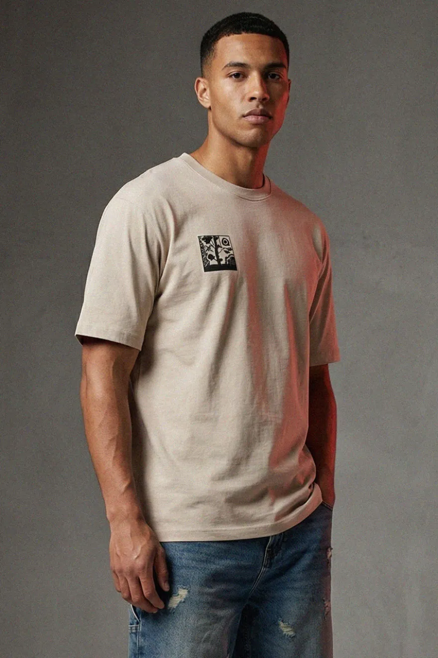 Beigefarbenes Baumwoll-T-Shirt mit Boardman Alpha Grafikdruck pt-m-t-9065