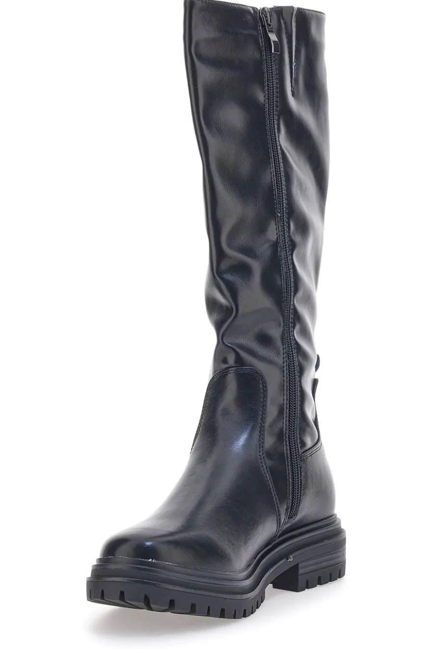 „Black Boots Café“ kostete 2001318