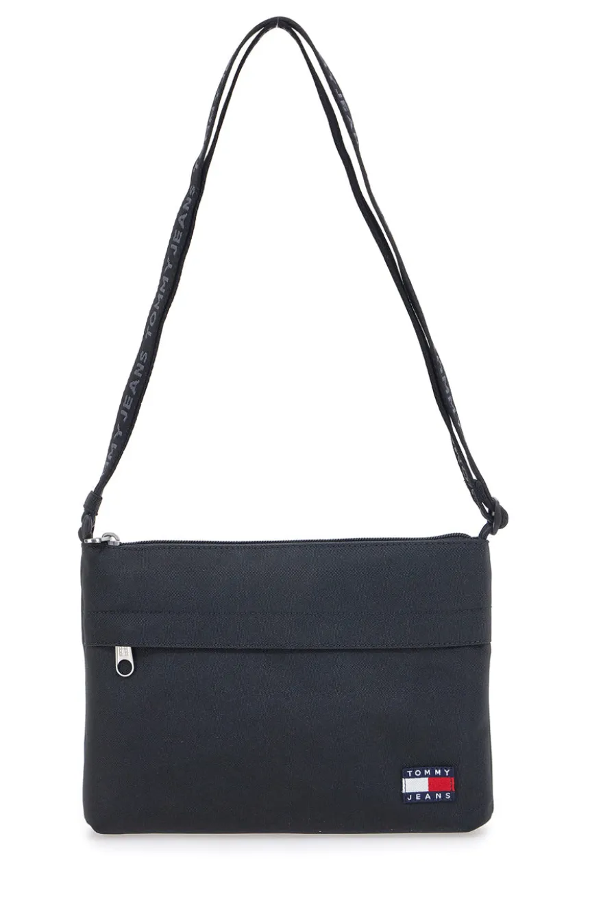 Borsa a tracolla sottile nera in tessuto Tommy Jeans Ess Daily Sacoche