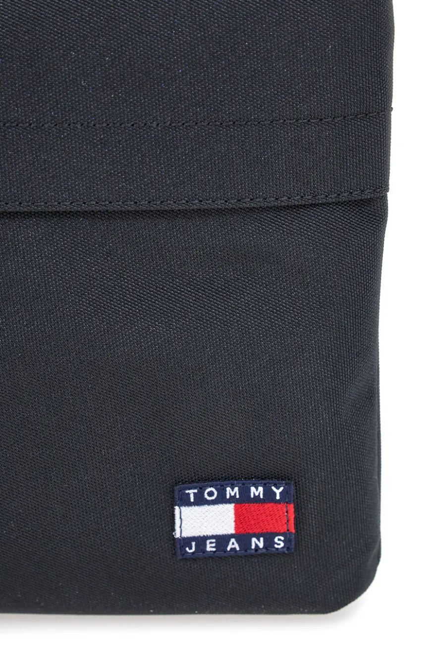 Borsa a tracolla sottile nera in tessuto Tommy Jeans Ess Daily Sacoche