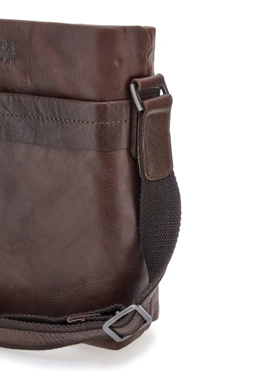 Borsello a tracolla marrone in pelle con tracolla regolabile Black Shoot BS2883/T