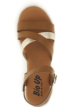 Braune Sandalen mit gekreuzten Riemen und Bio up 402 Keil