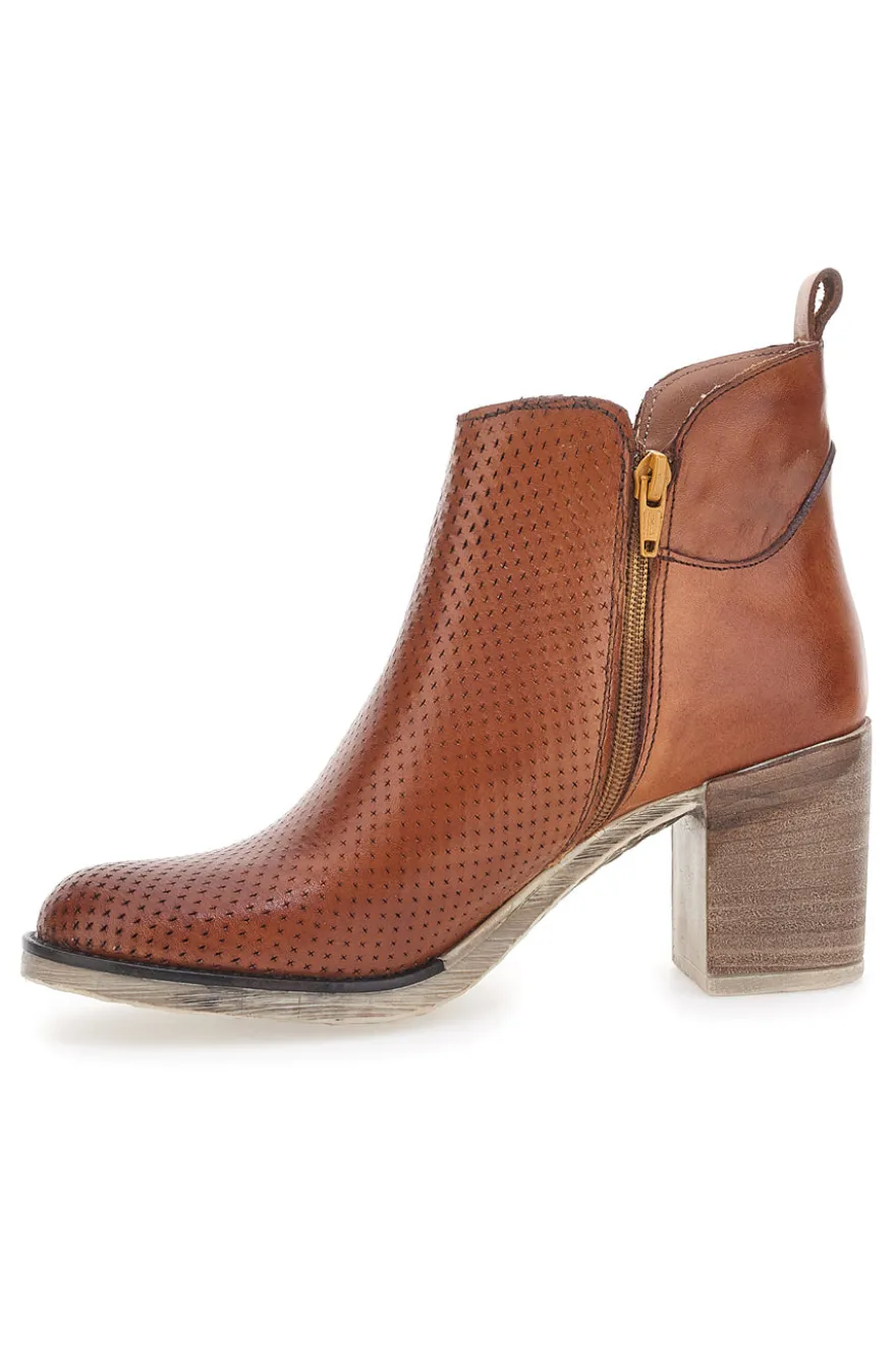 Braune Stiefeletten mit Absatz Mon Dieu 301