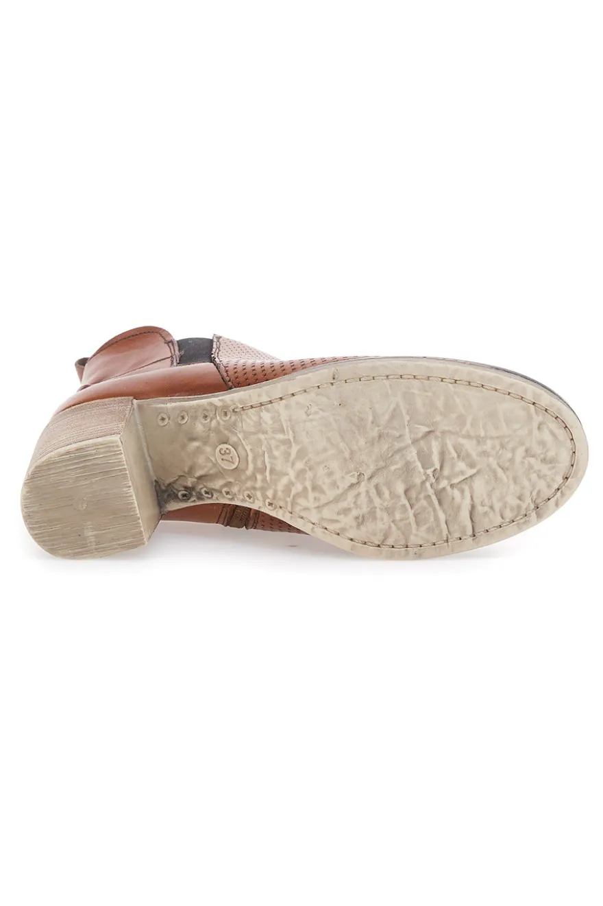 Braune Stiefeletten mit Absatz Mon Dieu 301