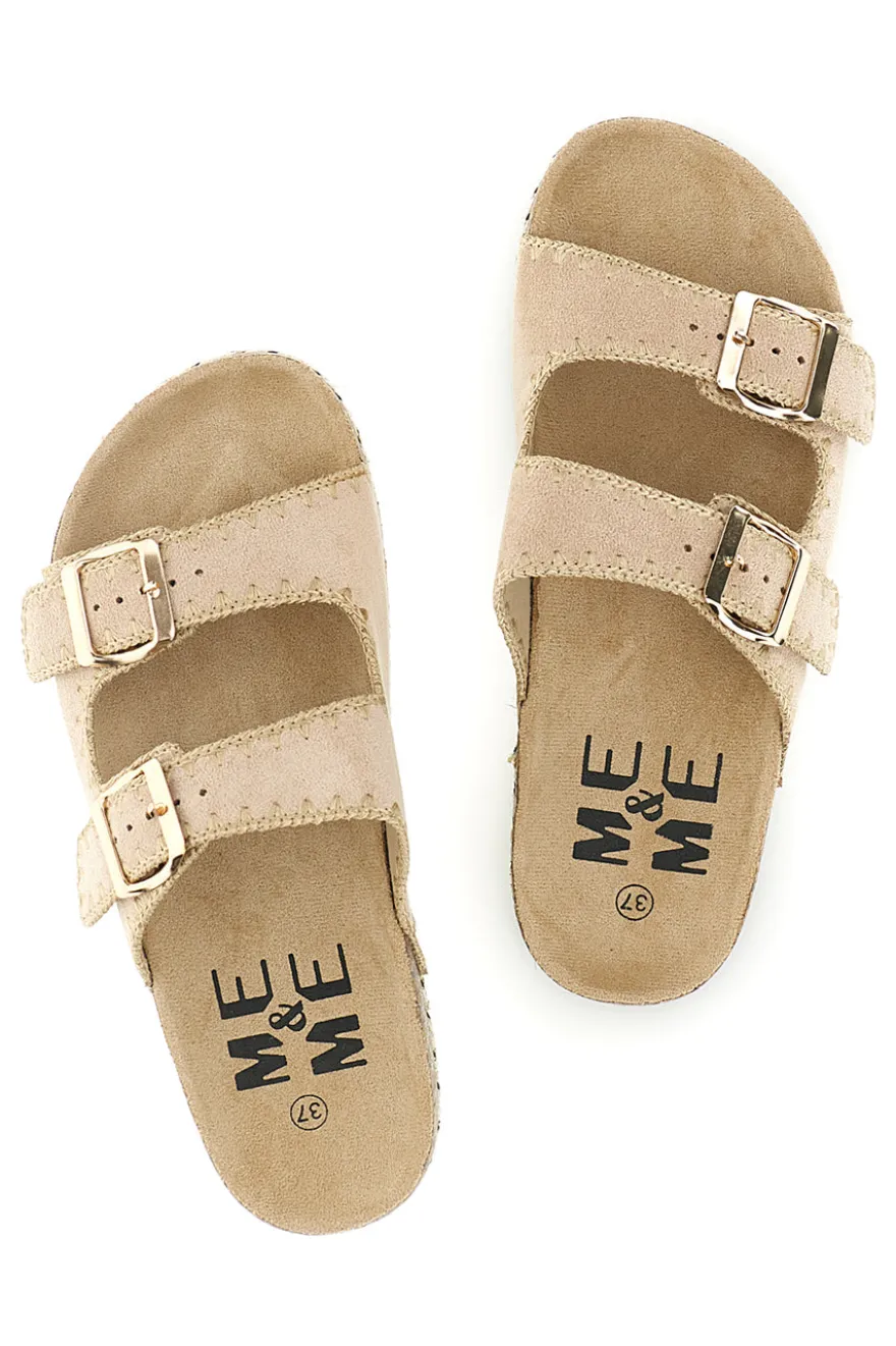 Ciabatte beige con fibbie e dettagli ricamati Me & Me 14184