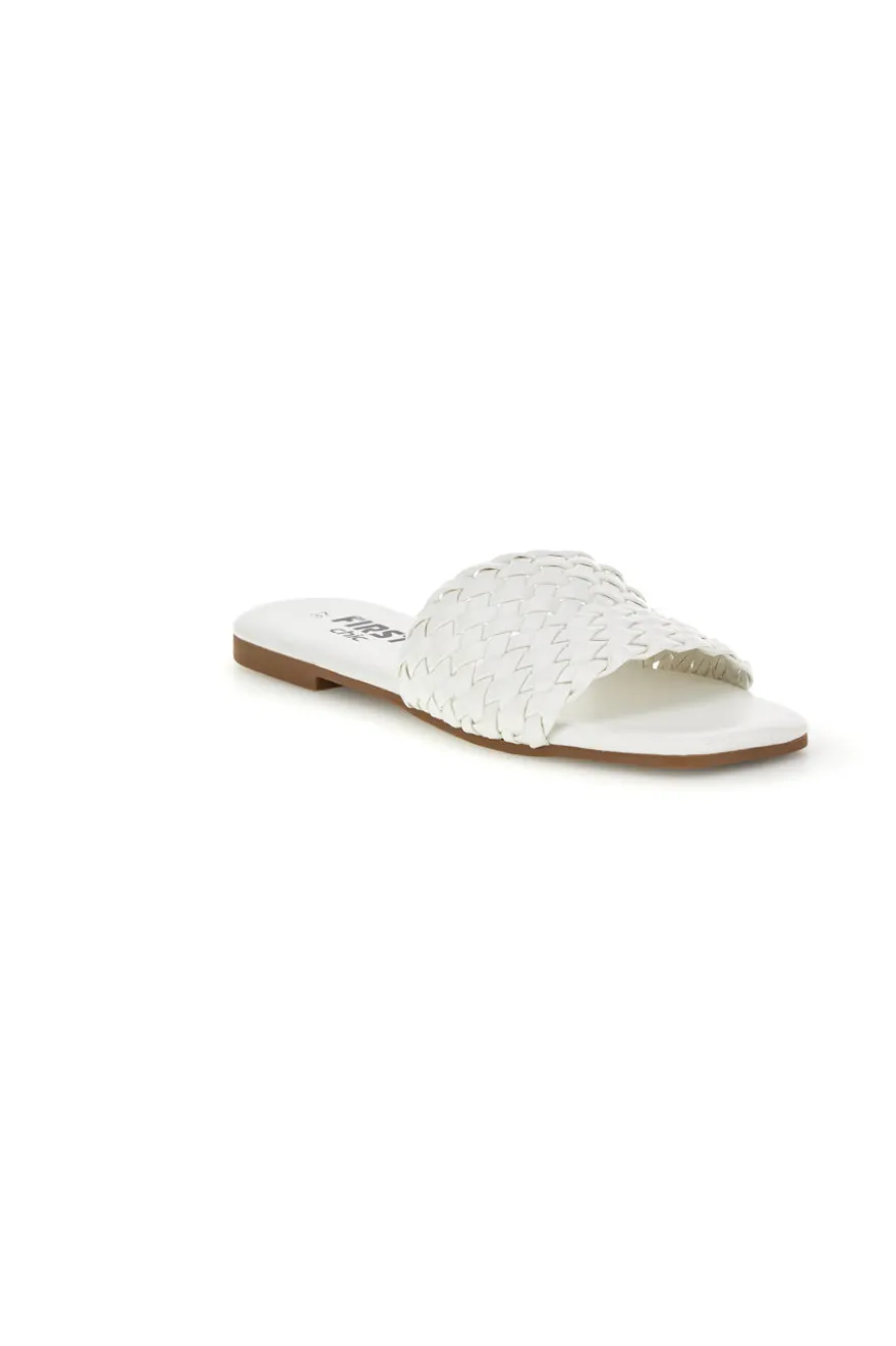 Ciabatte bianche con fascia intrecciata The first chic PRE5410