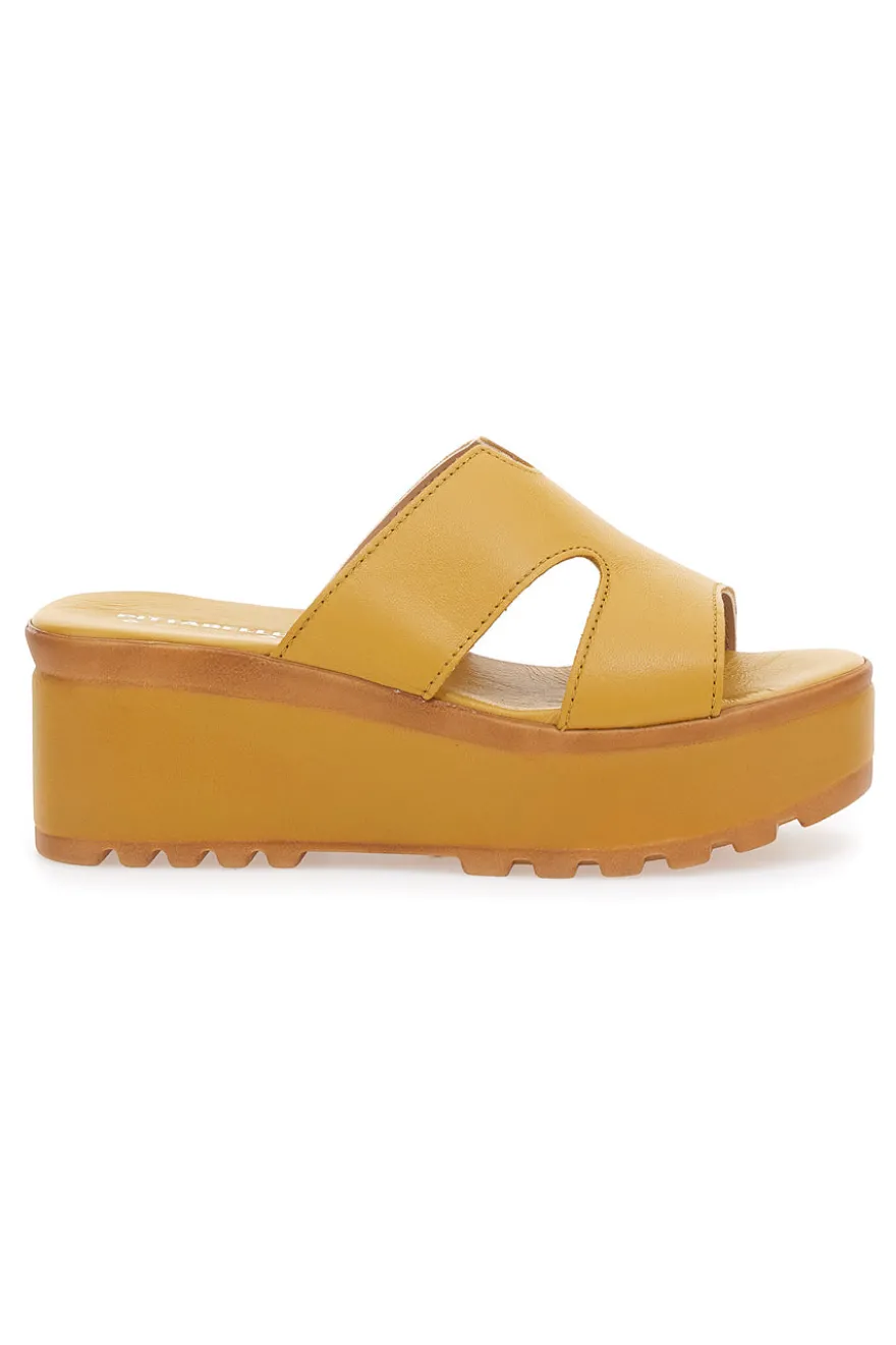 Ciabatte in vera pelle gialle PITTARELLO LOVE 3403101