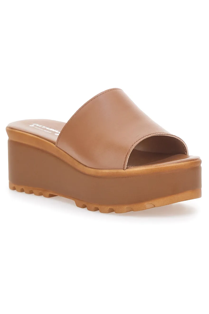 Ciabatte in vere pelle camel PITTARELLO LOVE 3000101