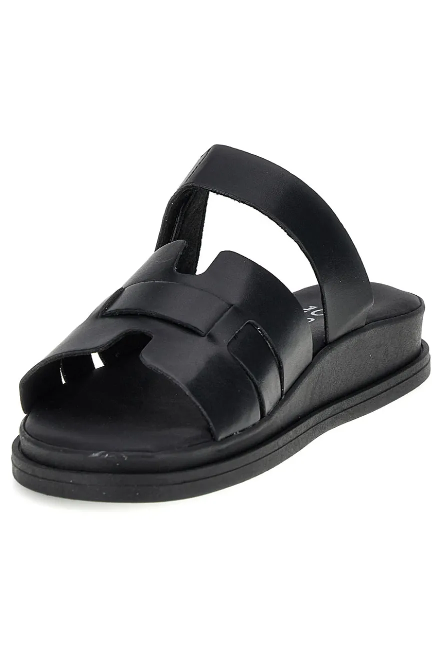 Ciabatte nere in vera pelle con strappo in velcro Pittarello focus 1456531