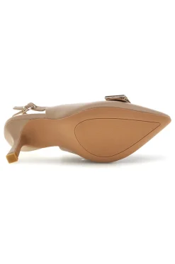 Décolleté beige con cinturino e dettaglio metallico Ferre F030