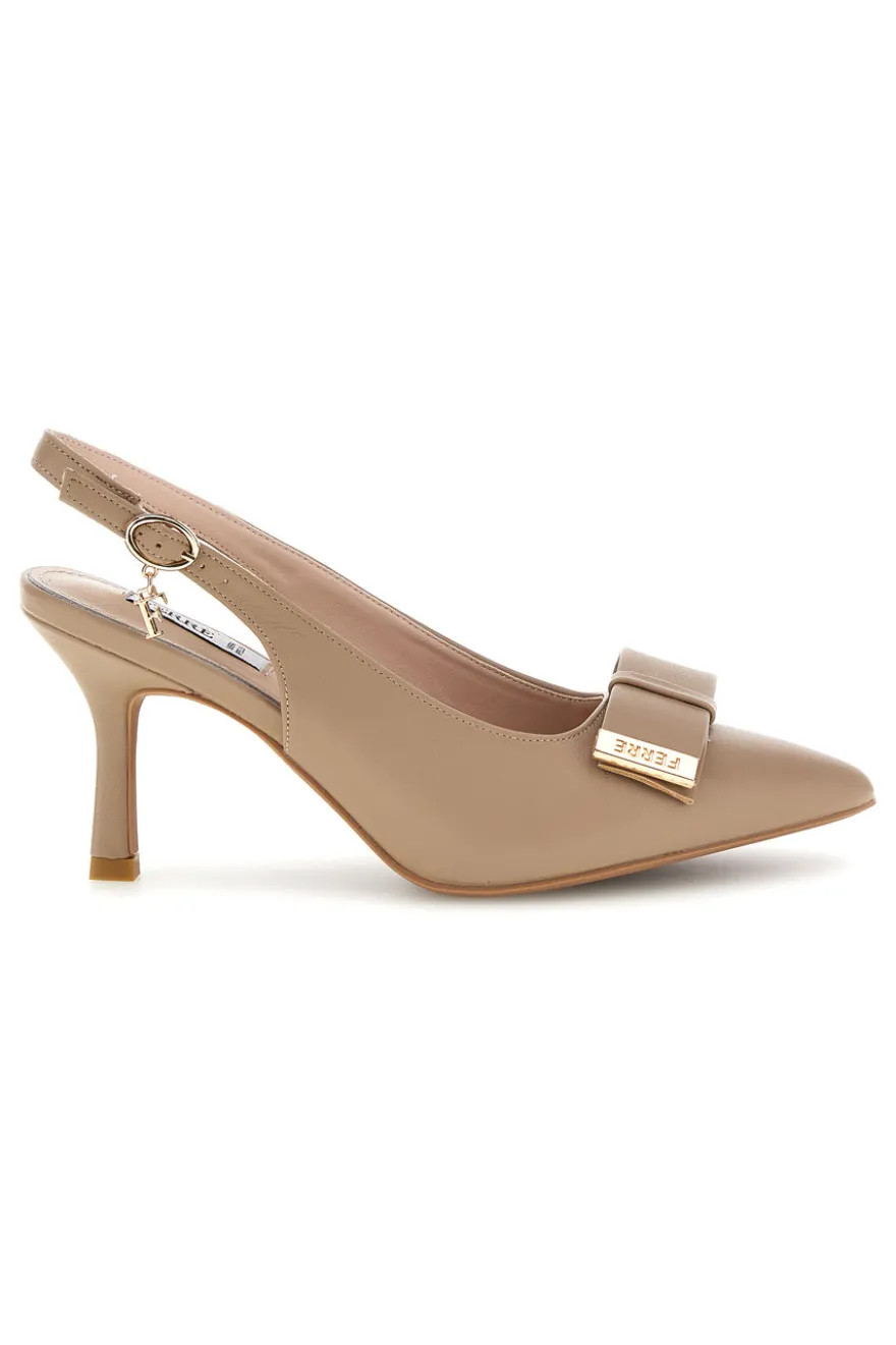 Décolleté beige con cinturino e dettaglio metallico Ferre F030