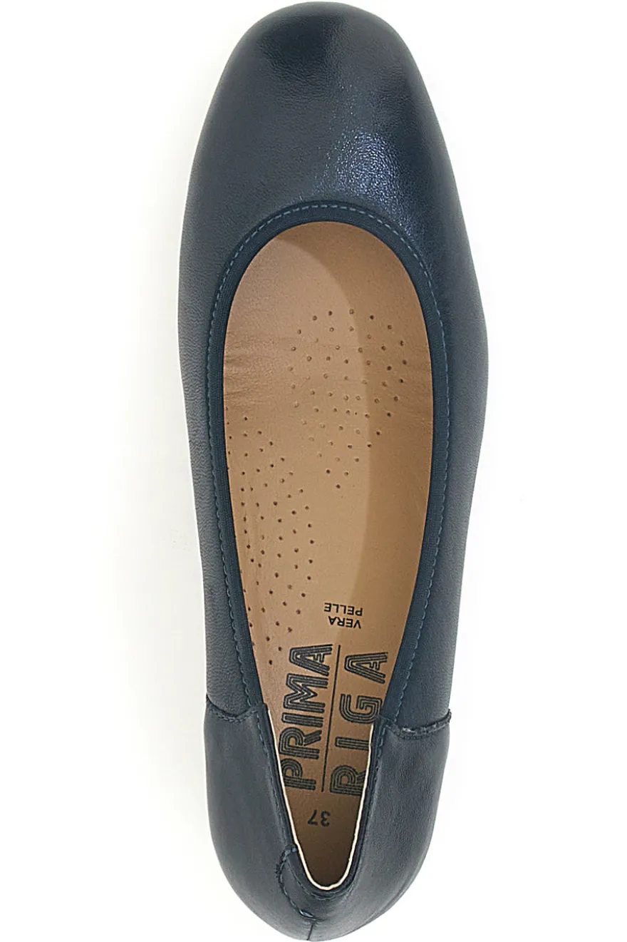 Décolleté blu in vera pelle con tacco basso Prima riga 11720LIDY
