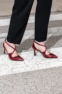 Décolleté bordeaux verniciate con cinturini incrociati e tacco a rocchetto Francesca gritti A78