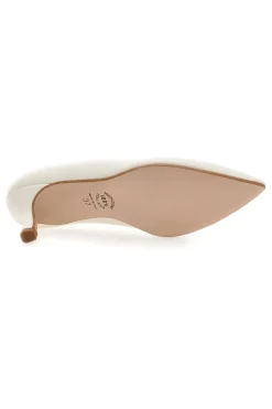 Décolleté color panna con tacco basso e punta affusolata Pittarello vera 6043