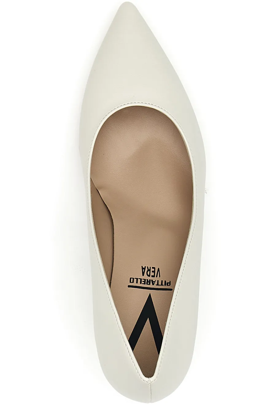 Décolleté color panna con tacco basso e punta affusolata Pittarello vera 6043