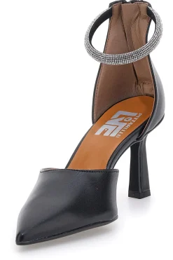 Décolleté nere con tacco a spillo e cinturino gioiello Pittarello love 63512