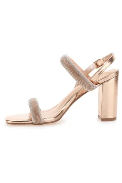Die ersten 256 Roségold-Sandalen mit Absatz