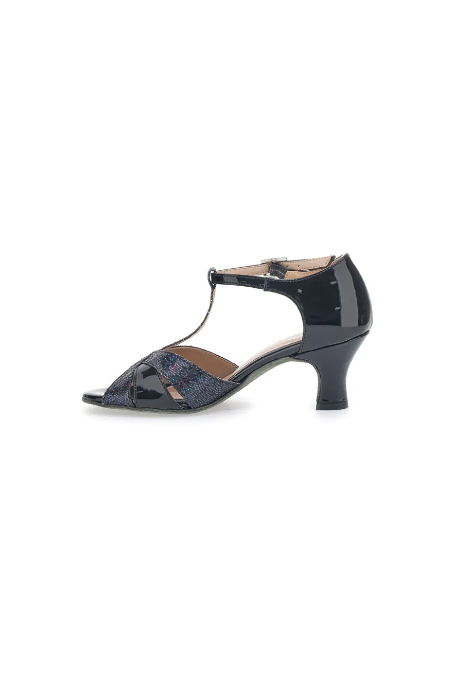 Die ersten 5202 schwarzen Tanzschuhe