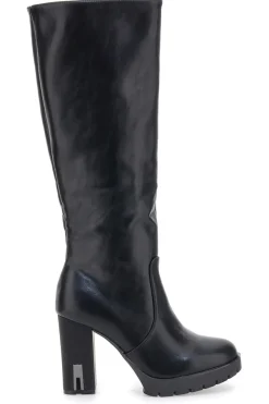 Die ersten schwarzen Stiefel mit hohen Absätzen H262538