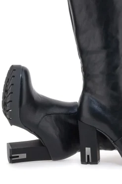 Die ersten schwarzen Stiefel mit hohen Absätzen H262538