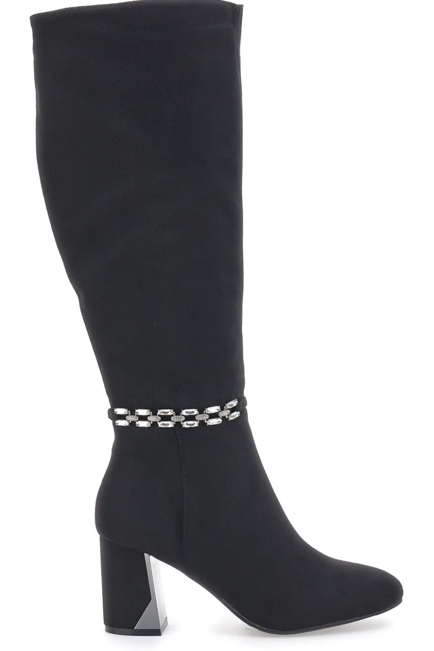 Die ersten 392-Stiefeletten mit Absatz
