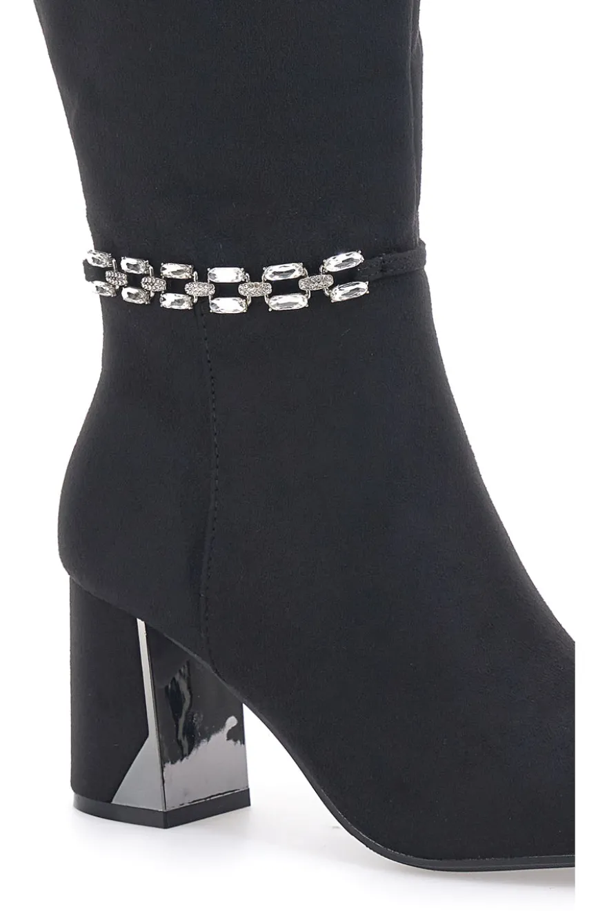 Die ersten 392-Stiefeletten mit Absatz