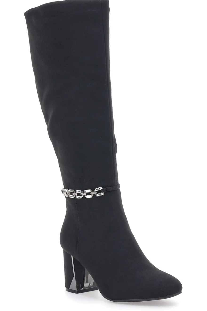 Die ersten 392-Stiefeletten mit Absatz
