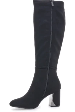 Die ersten 392-Stiefeletten mit Absatz