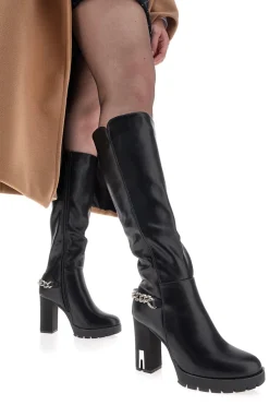 Hohe schwarze Stiefel mit dekorativer Kette THE FIRST H262534