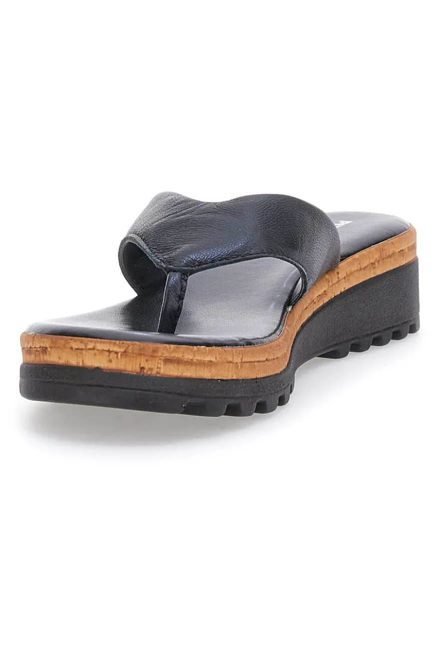 Infradito nere con zeppa Pittarello 664