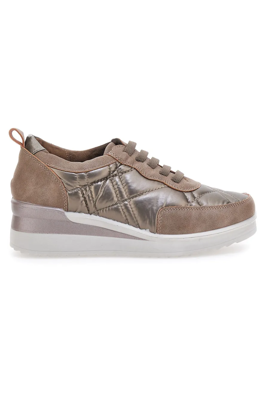 Khakifarbene Sneakers mit Schnürsenkeln und Plateausohle Mio Tempo 12412