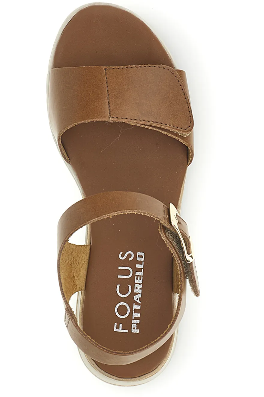 Ledersandalen mit Keil und Klettverschlussriemen Pittarello focus 5493097