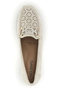 Mocassini beige traforati con zeppa Mio tempo MINA910