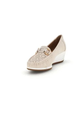 Mocassini beige traforati con zeppa Mio tempo MINA910