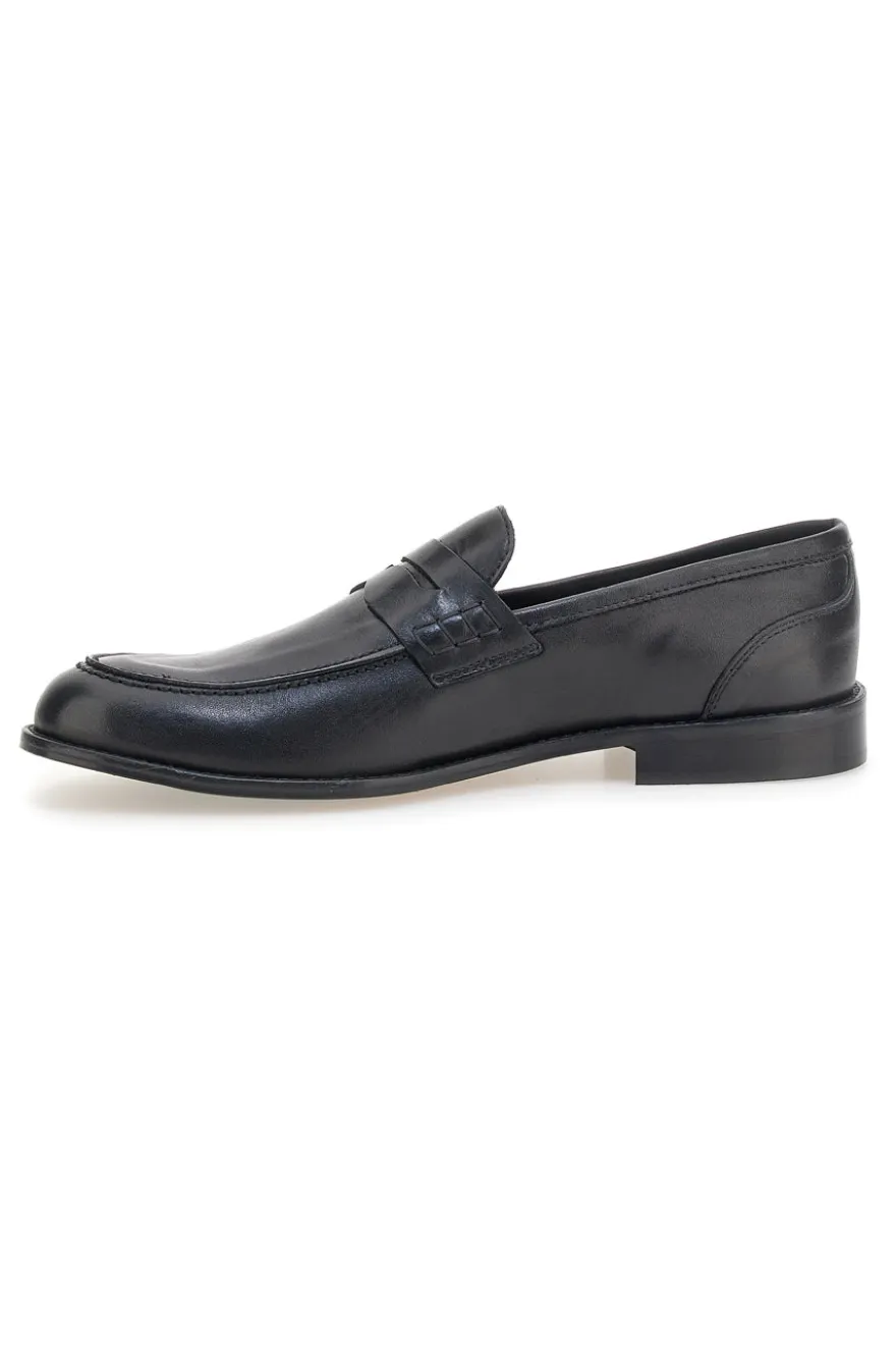 Mocassini neri in pelle con suola in cuoio made in Italy Pittarello 77109