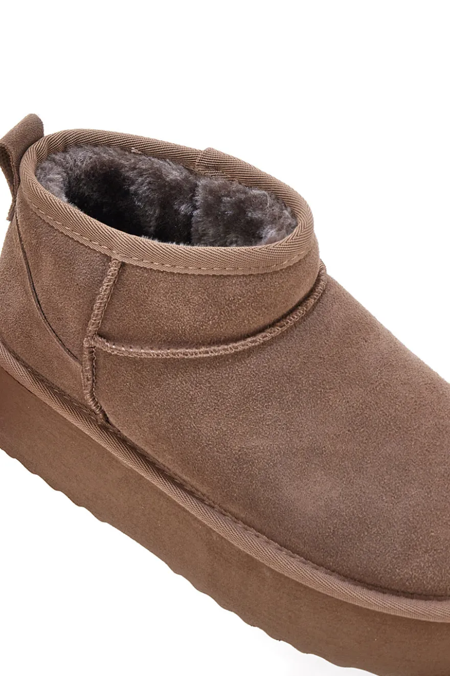 Mon Dieu L1250 – Kamelfarbene Slipper-Stiefeletten mit Plateausohle in Wildlederoptik