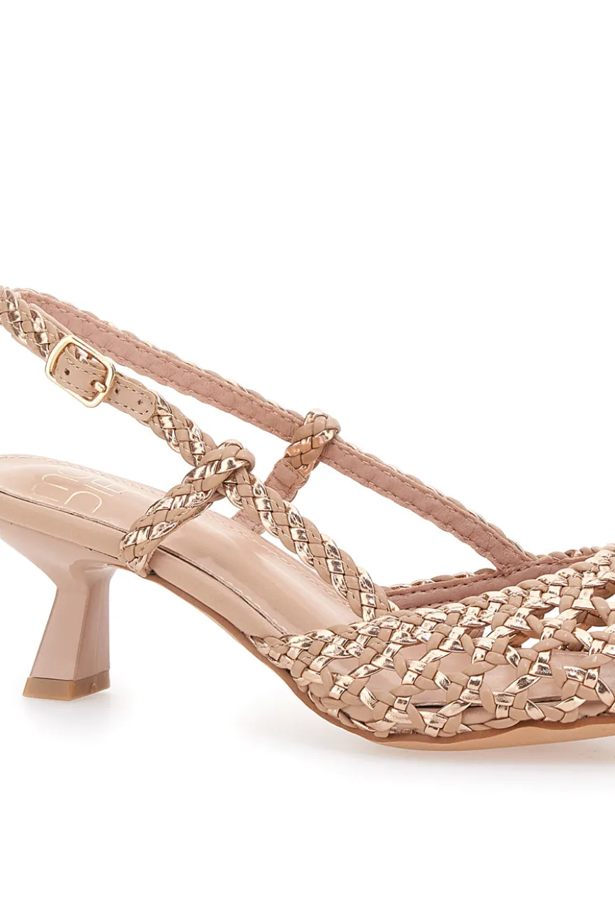Nudefarbene Slingback-Sandalen mit spitzer Zehenpartie und gewebtem Obermaterial MON DIEU 601