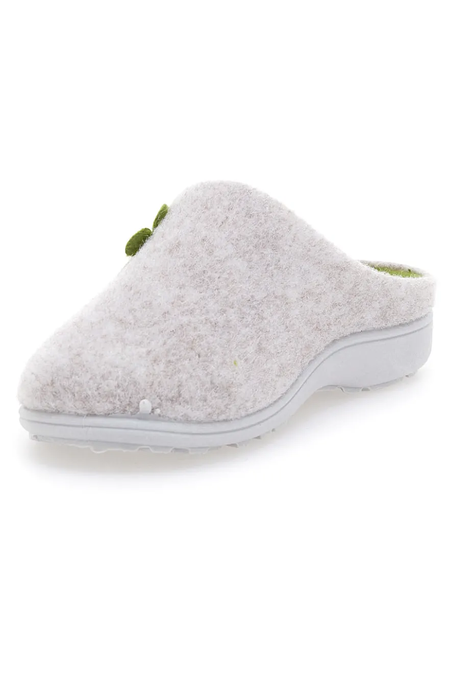 Pantofole Beige in Feltro con Fiorellino Verde e Plantare Estraibile Grazie 3003d
