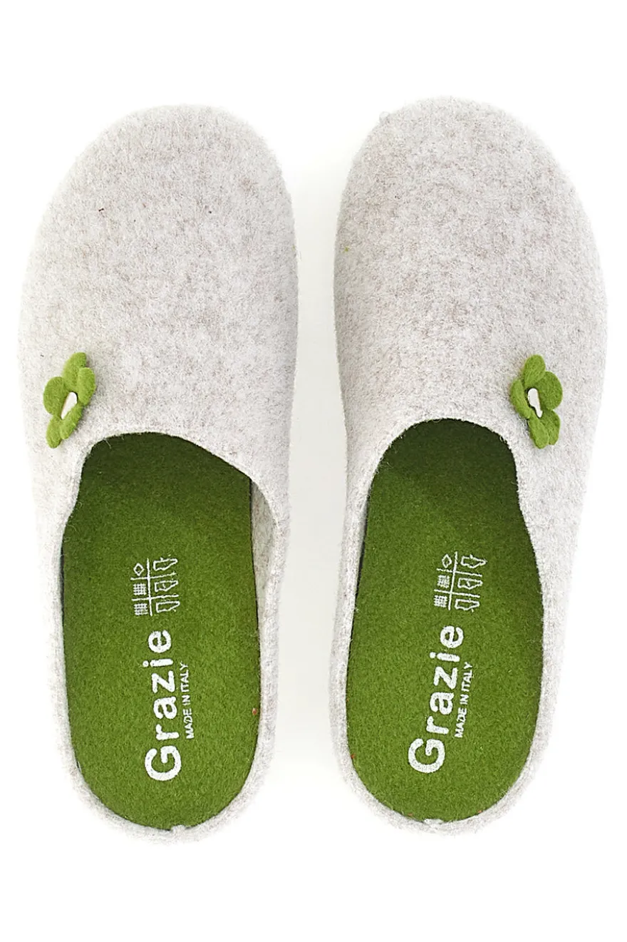 Pantofole Beige in Feltro con Fiorellino Verde e Plantare Estraibile Grazie 3003d