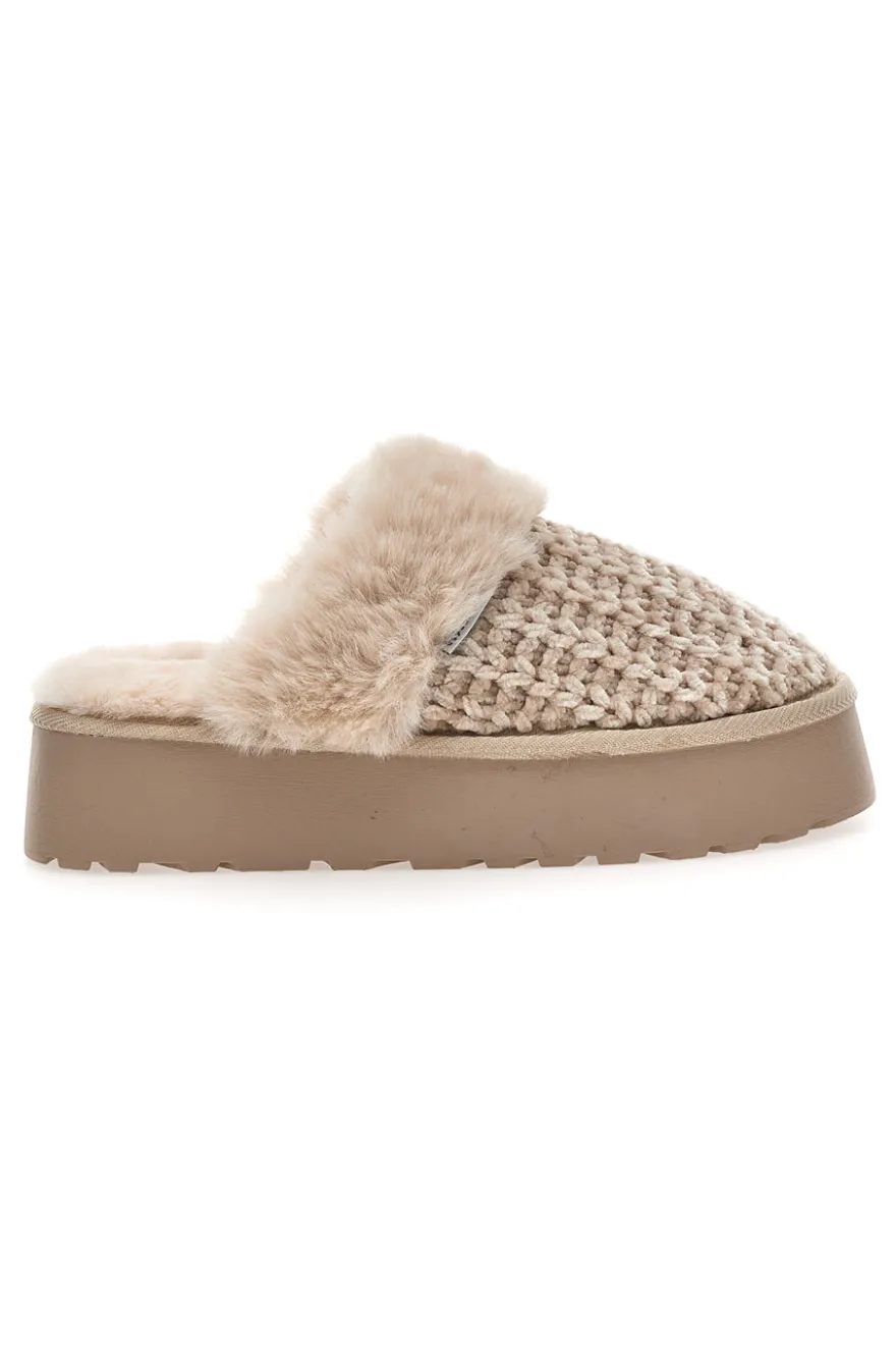 Pantofole beige intrecciate con interno in peluche Superga S79Y310