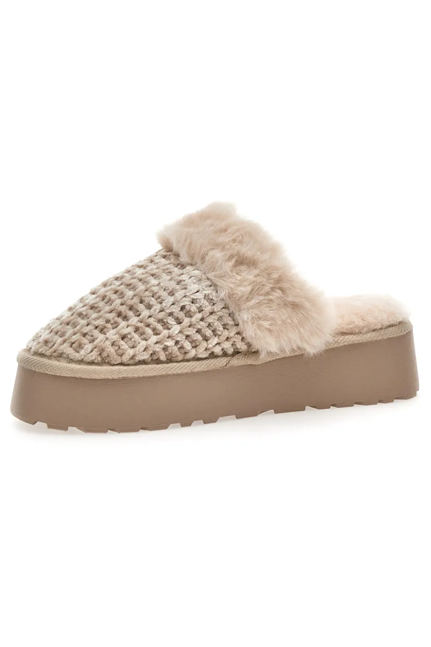 Pantofole beige intrecciate con interno in peluche Superga S79Y310