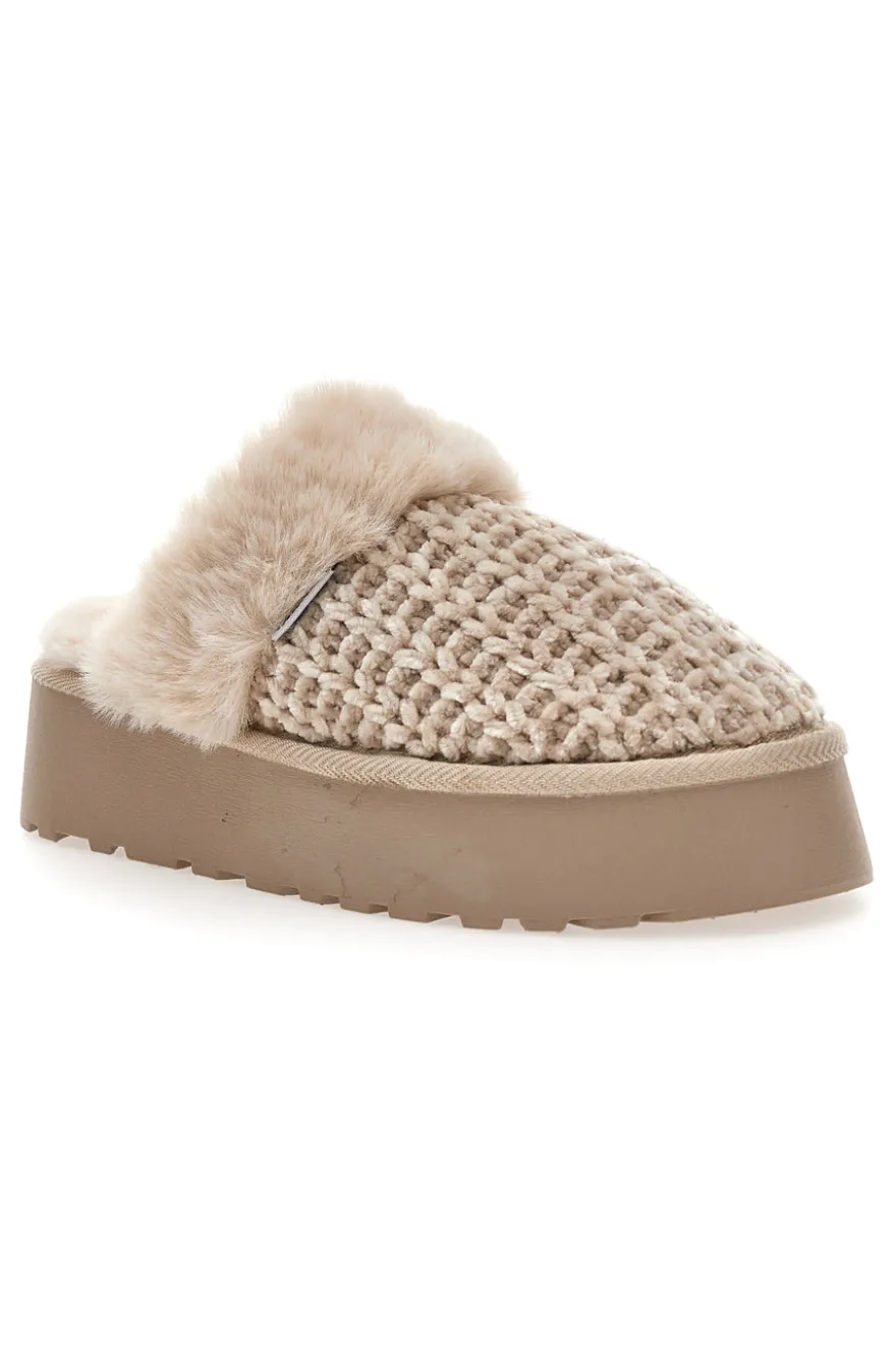 Pantofole beige intrecciate con interno in peluche Superga S79Y310