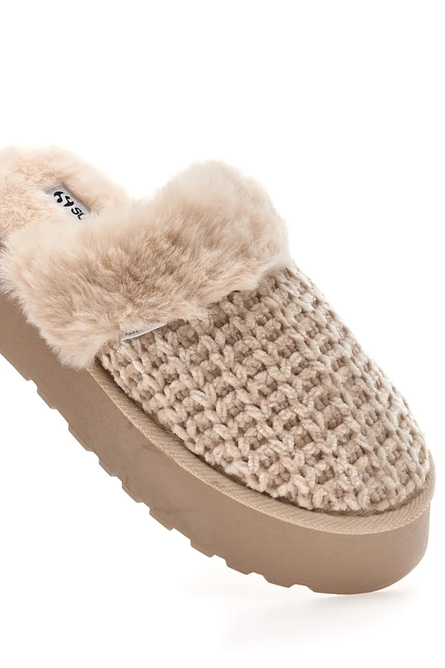 Pantofole beige intrecciate con interno in peluche Superga S79Y310