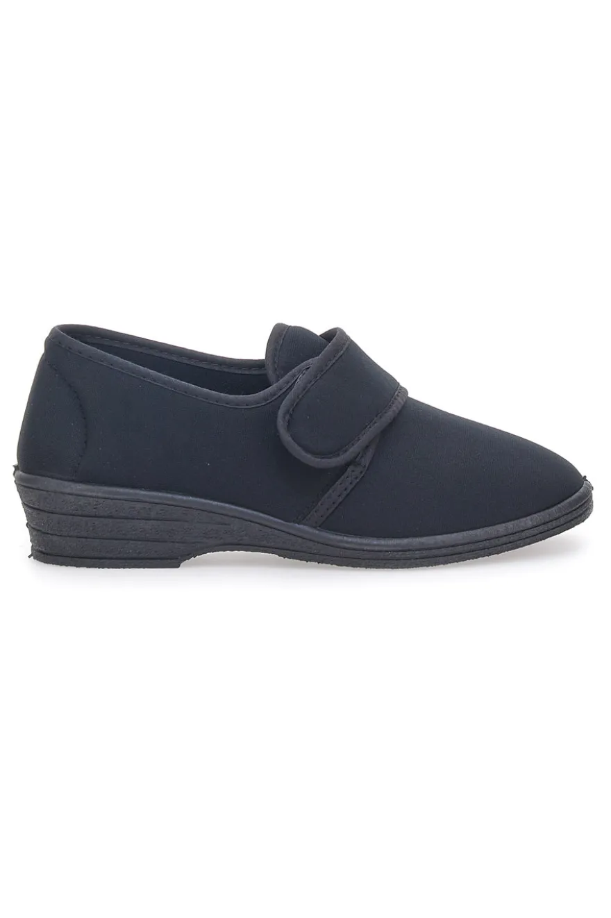 Pantofole nere con strappo Natural 650